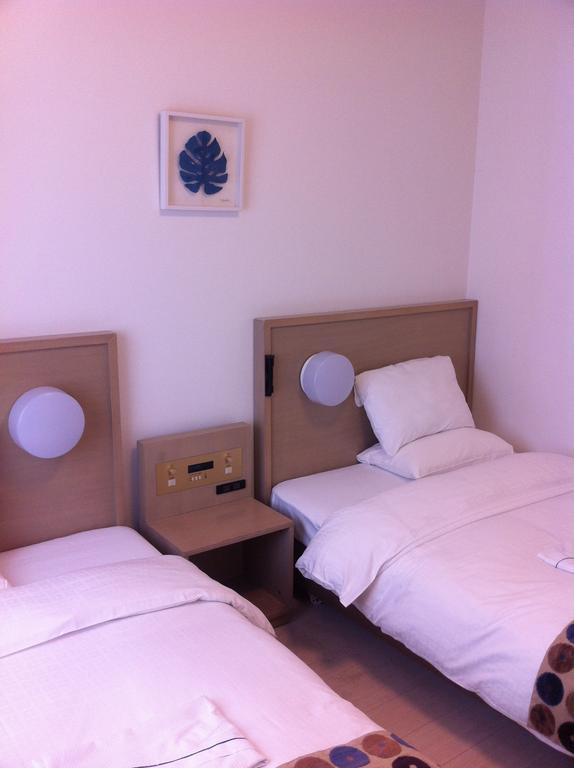 Smile Hotel Okinawa Naha Exterior foto